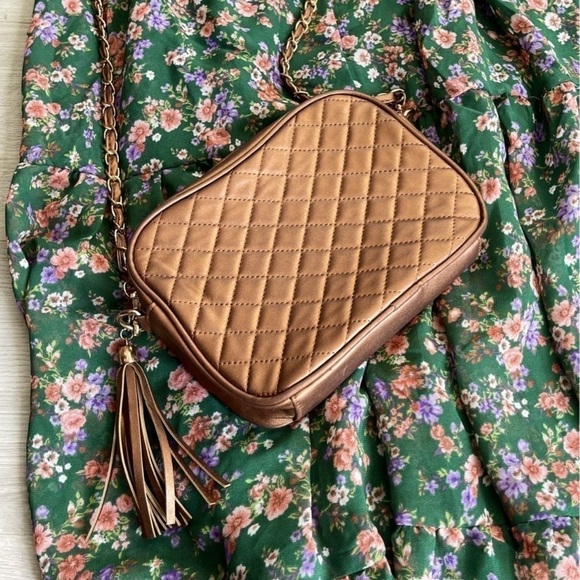 Purse Charlotte Russe Gold chain crossbody - Picture 2 of 6